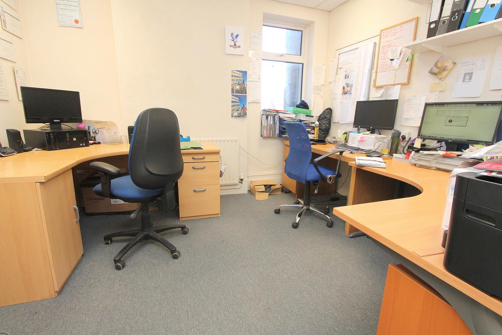 5 bed property in Carshalton Road, Carshalton